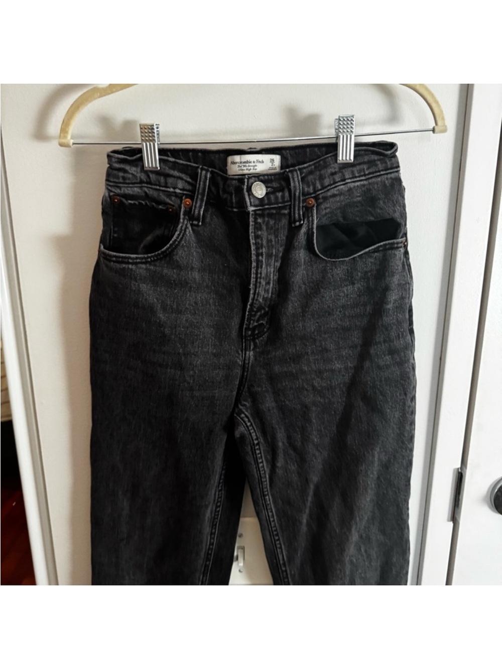 Abercrombie 90s Straight Ultra High Rise Gray Wash Jeans Size 26 - Picture 4 of 6